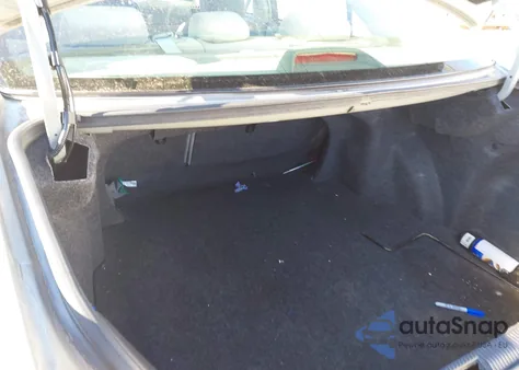 2005 Toyota Camry Le z USA, uszkodzony, nr VIN 4T1BE32K85U612291